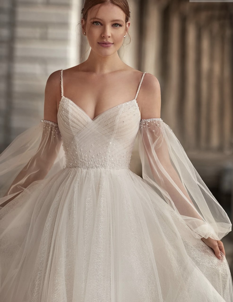 Nicole Milano robe Raya